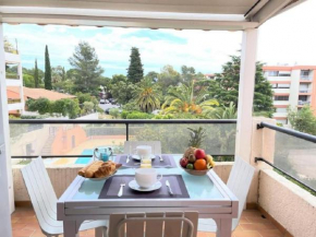 Appartement Imperia St Raphaël, au calme, vue piscine, climatisé